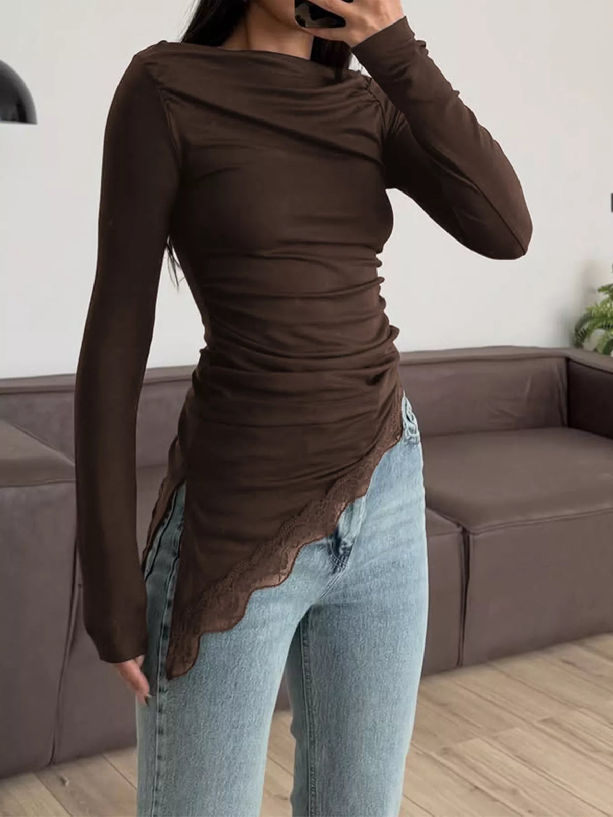 Asymmetrical One-Shoulder Ruched T-Shirt with Lace Trim - WYNFLARE