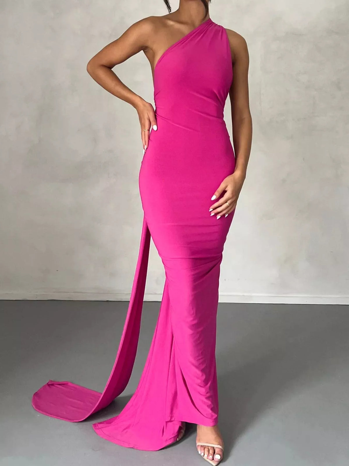 Backless One-Shoulder Ruched Bodycon Maxi Dress - WYNFLARE
