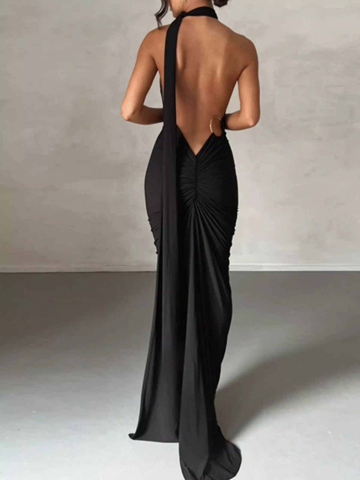 Backless One-Shoulder Ruched Bodycon Maxi Dress - WYNFLARE