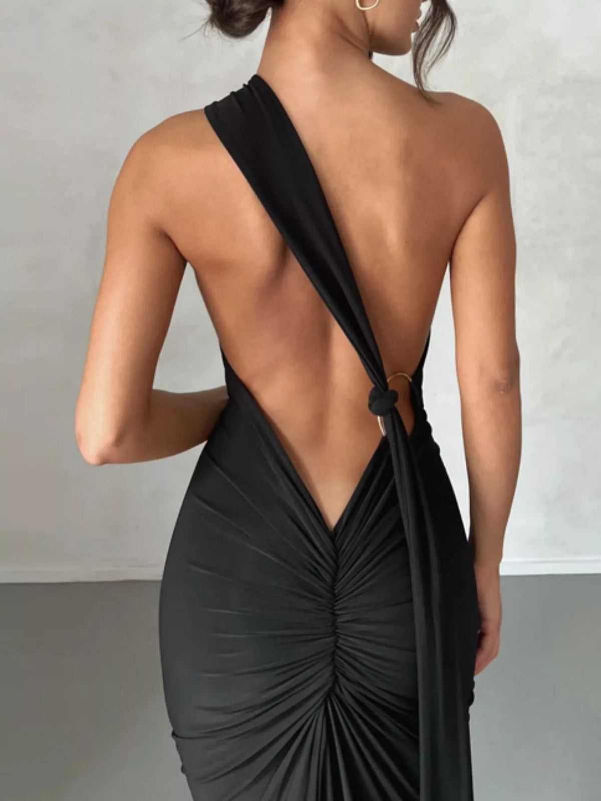 Backless One-Shoulder Ruched Bodycon Maxi Dress - WYNFLARE