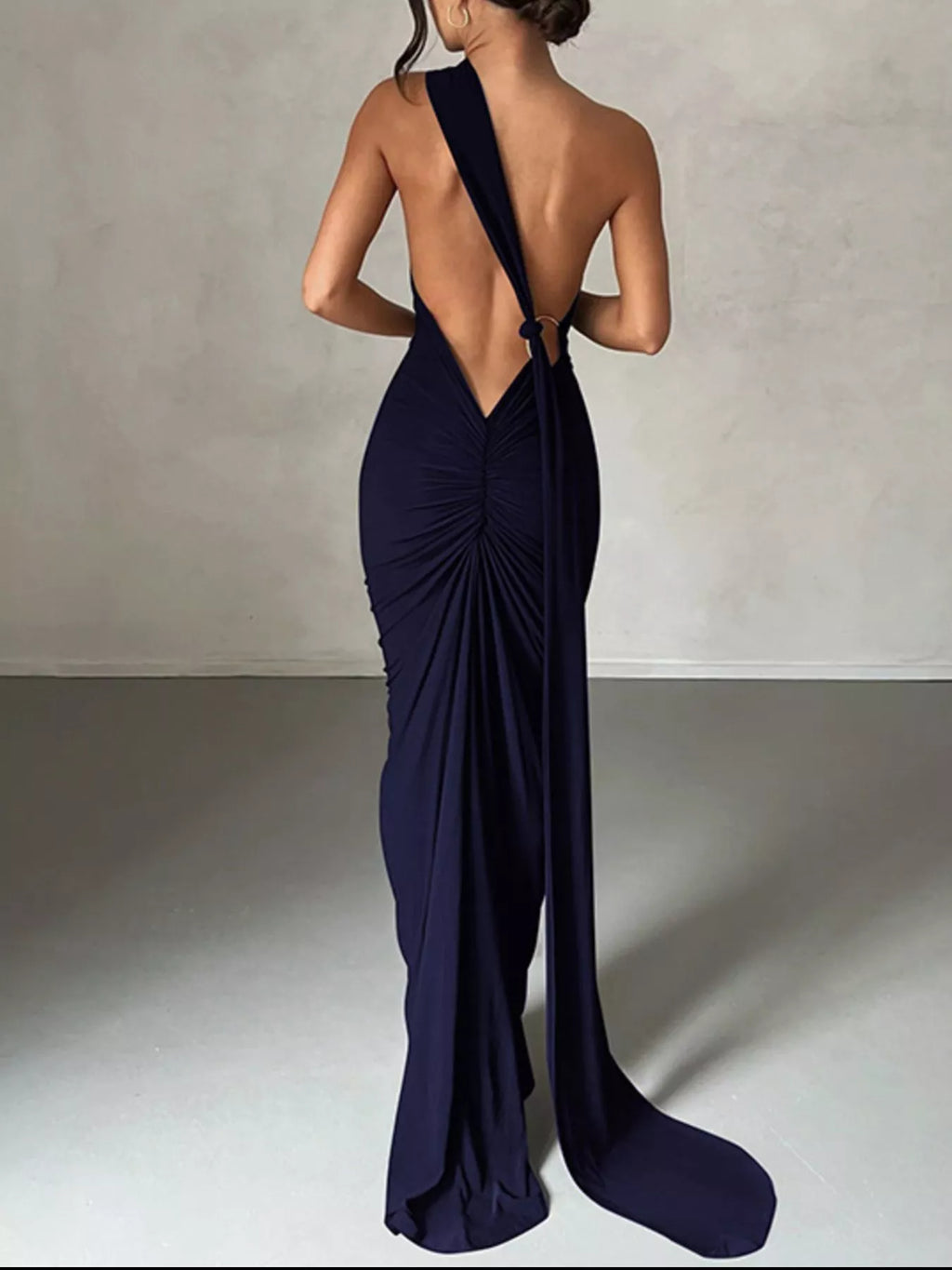 Backless One-Shoulder Ruched Bodycon Maxi Dress - WYNFLARE