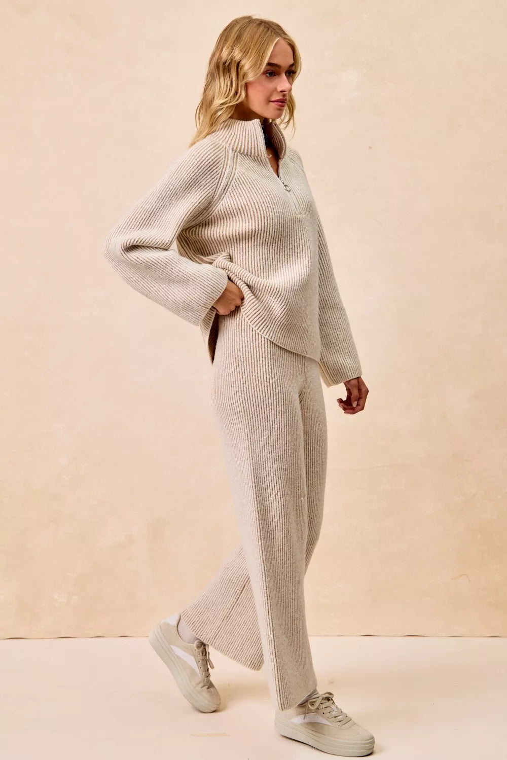 BiBi Two Tone Rib Texured Knit Collared Top with Zip Up - WYNFLARE