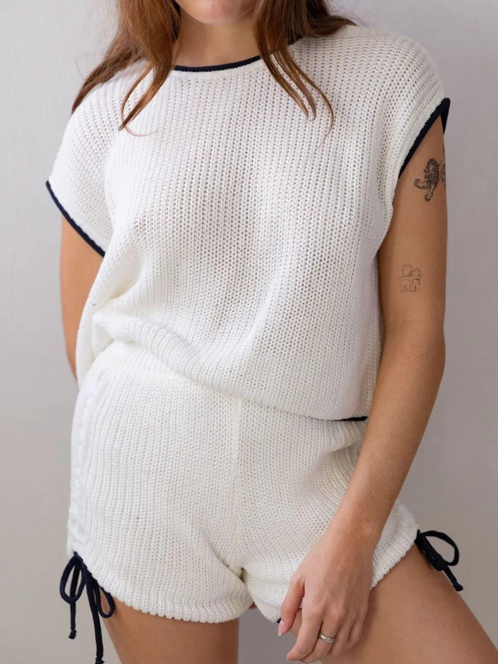 Contrast Trim Round Neck Top and Shorts Sweater Set - WYNFLARE
