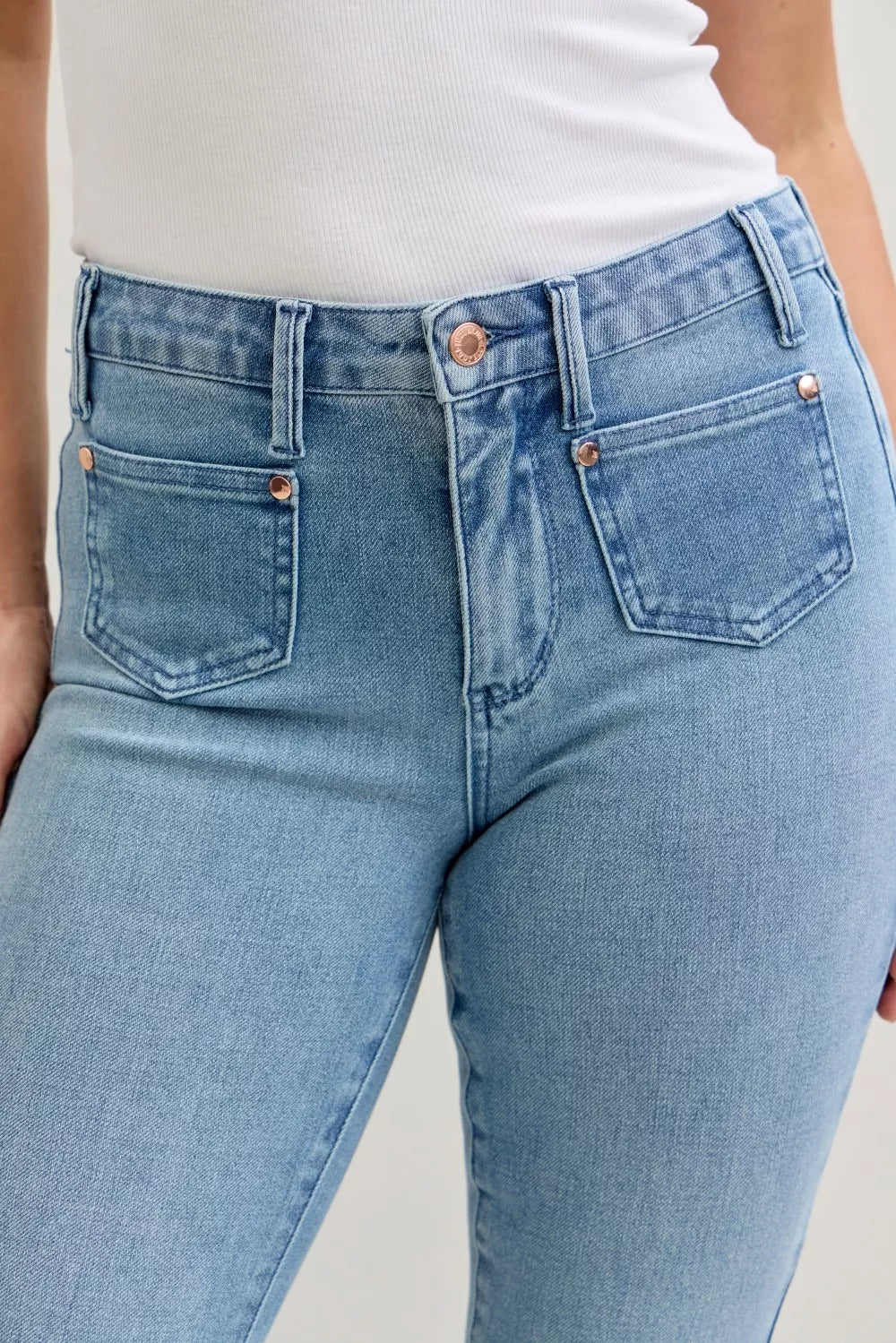Judy Blue Full Size Mid Rise Bootcut Jeans with Contrast Wash & Front Patch Pockets Plus Size - WYNFLARE
