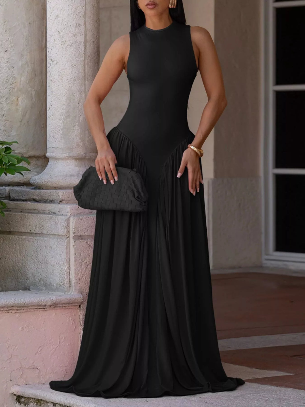 Sleeveless Pleated O-Neck Maxi Dress - WYNFLARE